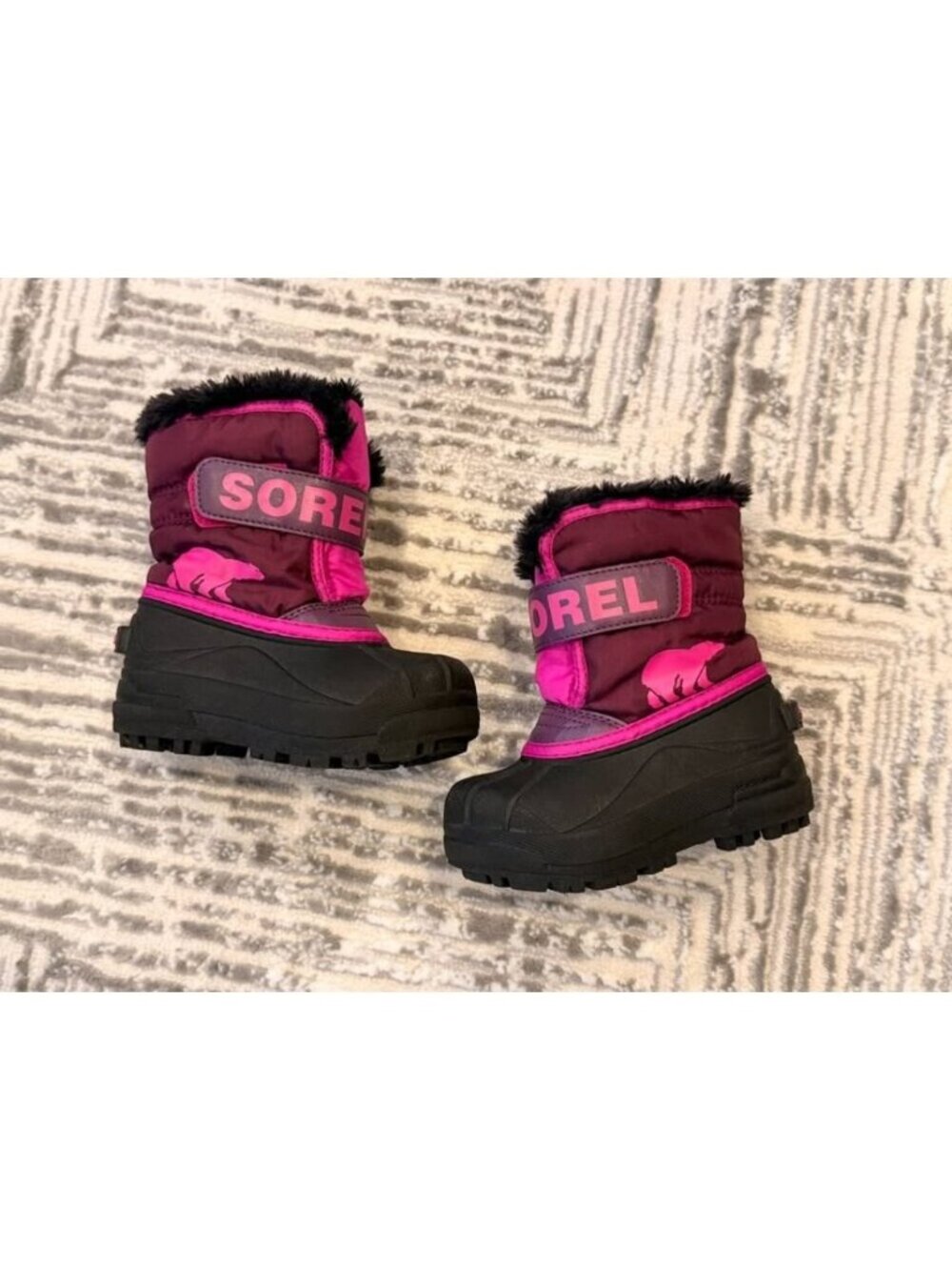 Sorel girls size 8 Snow Commander purple/black waterproof boots MSRP $60